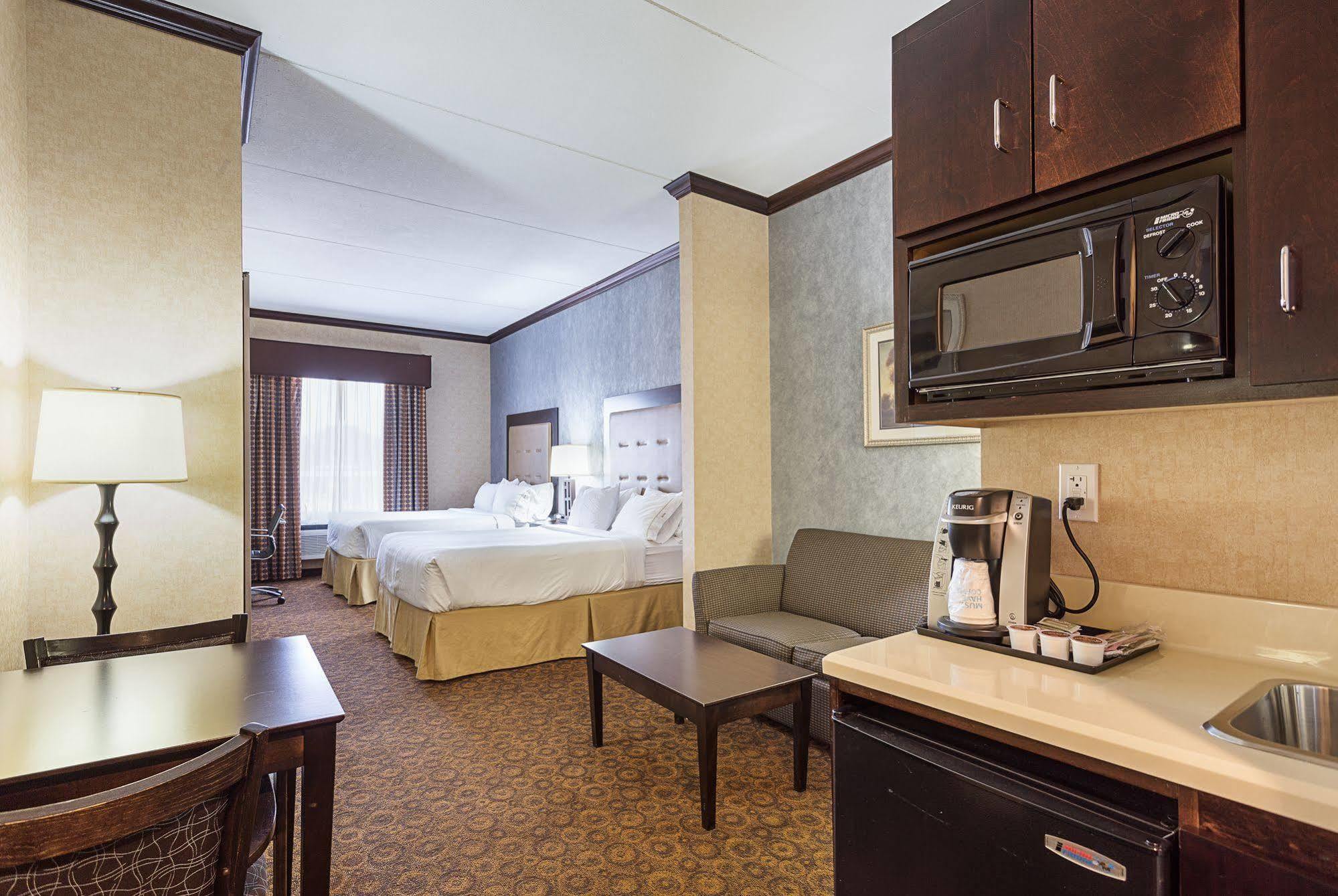 Holiday Inn Express Hotel & Suites Byram By Ihg Extérieur photo